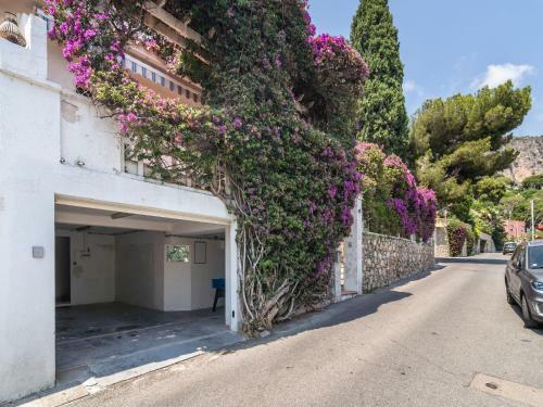 Modern Villa In Eze With Swimming Pool