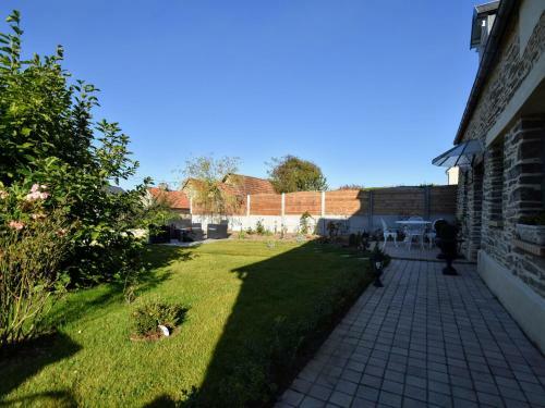 Modern Holiday Home In La Barre-de-semilly