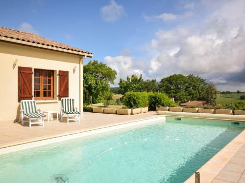 Modern Villa In La Romieu With Swimming Pool