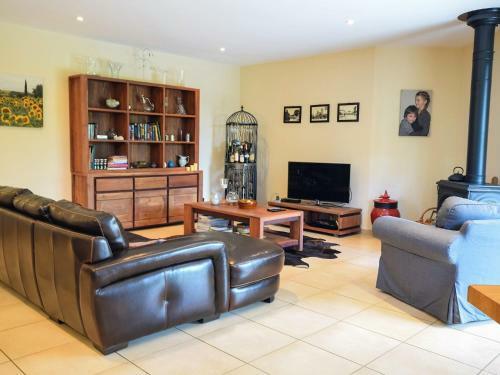 Modern Villa In La Romieu With Swimming Pool