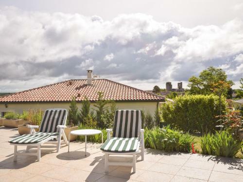 Modern Villa In La Romieu With Swimming Pool