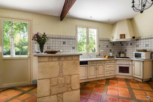 Lussas-et-nontronneau Villa Sleeps 6 Pool