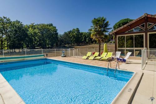 Lussas-et-nontronneau Villa Sleeps 6 Pool
