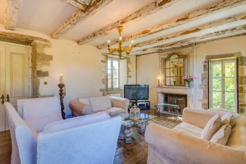 Longueville Villa Sleeps 10 Pool Wifi