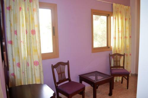 Hostal George Houses