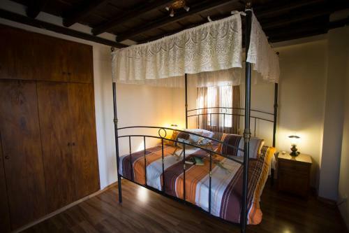 Hostal George Houses