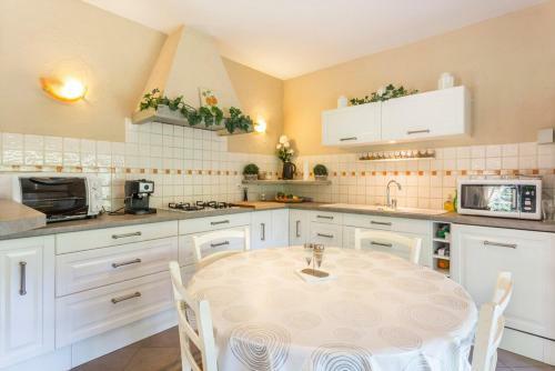 Maurens Villa Sleeps 8 Pool Air Con Wifi