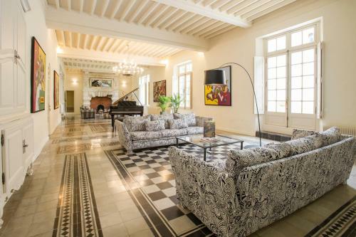 Agroturismo Montagnac Chateau Sleeps 14 Pool Wifi
