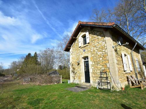 Cozy Holiday Home In Montaron With Garden