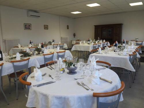 Hotel Centre Louis Ormi�res