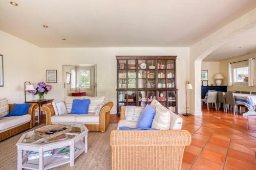 Olhette Villa Sleeps 8 Pool Wifi