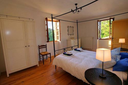Sainte-cecile-du-cayrou Villa Sleeps 14 Pool Wifi