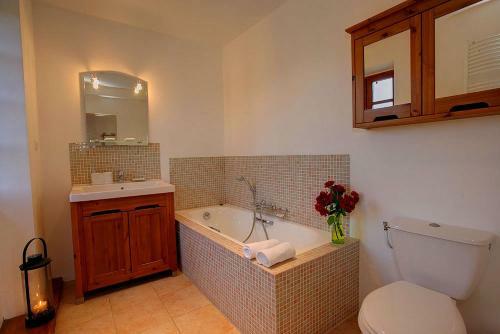 Sainte-cecile-du-cayrou Villa Sleeps 14 Pool Wifi