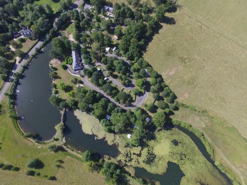 Camping Etang Du Camp