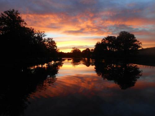 Camping Etang Du Camp