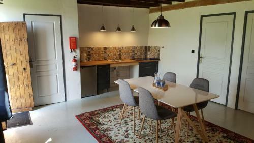 Bed & Breakfast La Cour D'ench�re