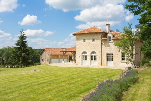 Vieux-mareuil Villa Sleeps 8 Pool Wifi