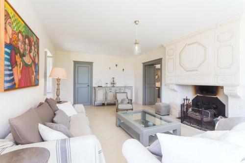 Vieux-mareuil Villa Sleeps 8 Pool Wifi