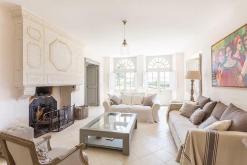 Vieux-mareuil Villa Sleeps 8 Pool Wifi