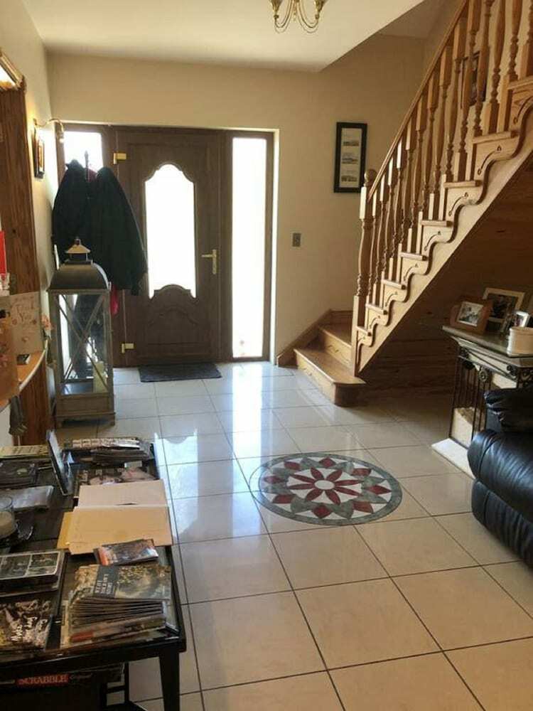 Leigh House Bed And Breakfast