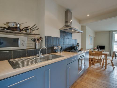 Charming Apartment In Barmouth Overlooking Estuary