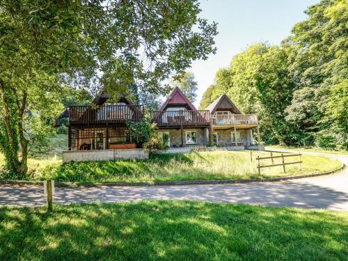 Cairnside, Callington