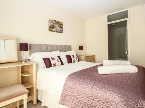 Cairnside, Callington
