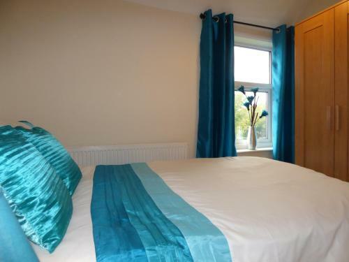 Hostal Birdholme House