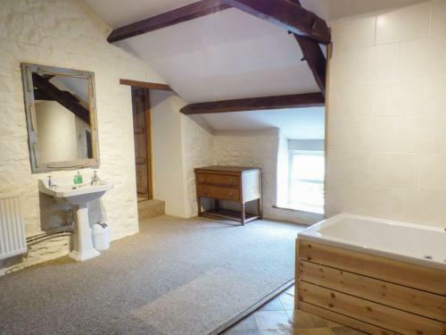 The Farmhouse, Lampeter