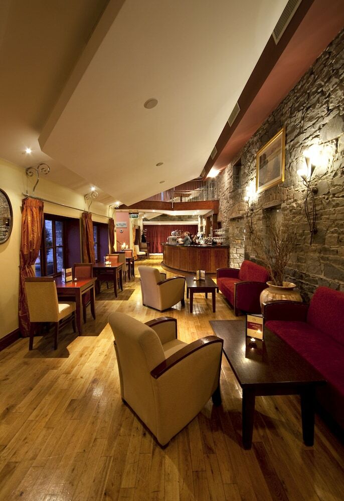 Court Yard Hotel