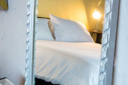 Hotel Eliot Arms
