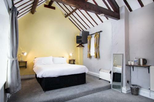 Hotel Eliot Arms