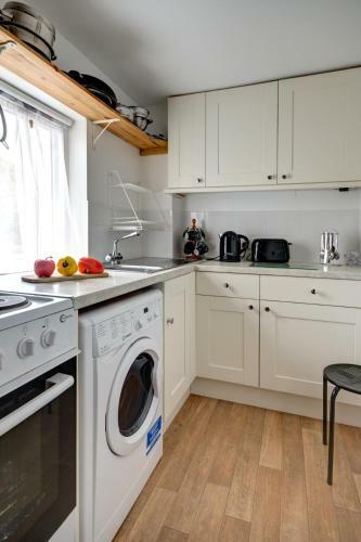 Katrinas Apartment By Treetop Property