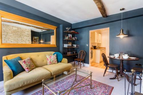 Cirencester Villa Sleeps 3 Wifi