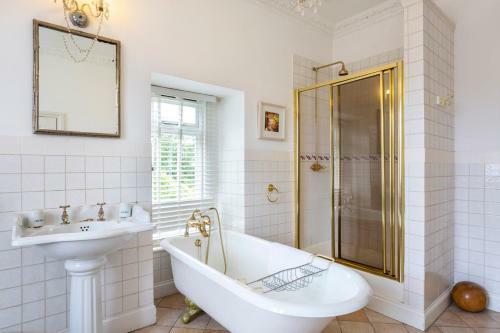 Agroturismo Chulmleigh Chateau Sleeps 24 Pool Wifi