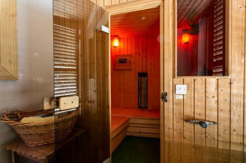 Agroturismo Chulmleigh Chateau Sleeps 24 Pool Wifi