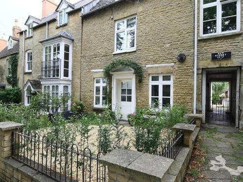 Hare House, Chipping Norton