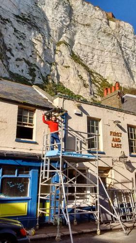 Albergue Dover Adventure Backpackers
