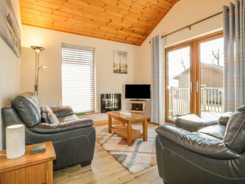 Dukes Pond Lodge