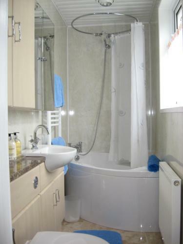 Hostal Trevarner Guest House