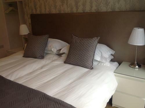 Springfield Apartments, Hawarden
