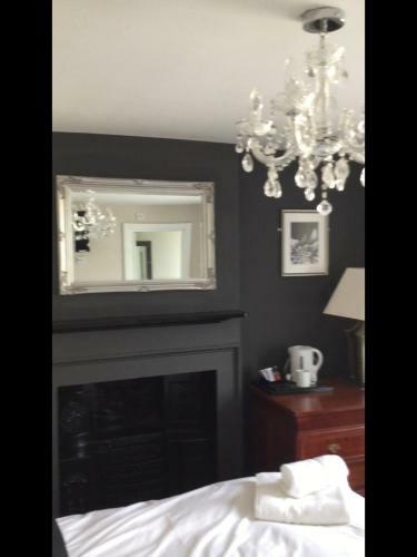 Bed & Breakfast The Railway Hotel & Bistro