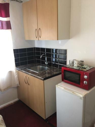 Hostal Very Cheap Rooms Basic & Budget