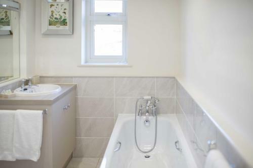 Lodge Cowdray Holiday Cottages