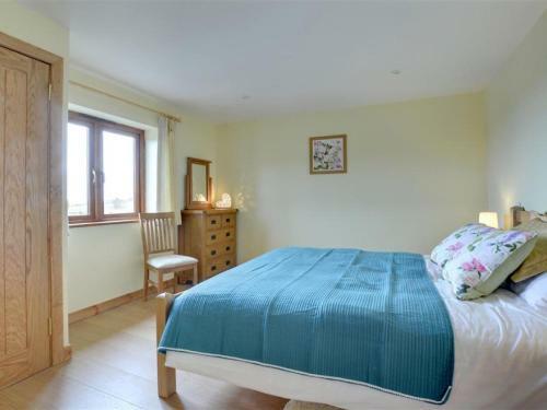 Quaint Holiday Home In Boughton Lees Kent With Courtyard