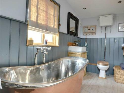 Beautiful Holiday Home In Pluckley Kent With Bbq