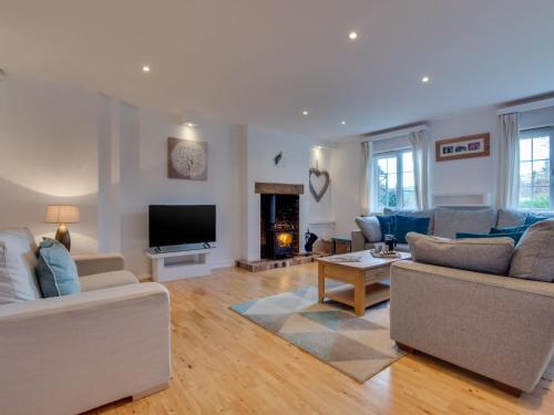 Peaceful Holiday Home In Ticehurst Kent With Terrace