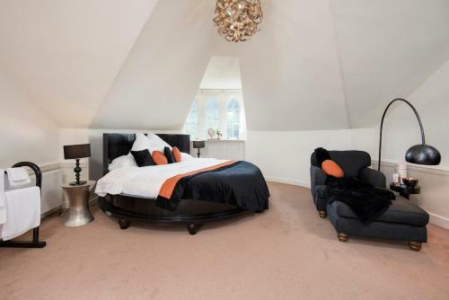 Tarbet Villa Sleeps 20 Wifi