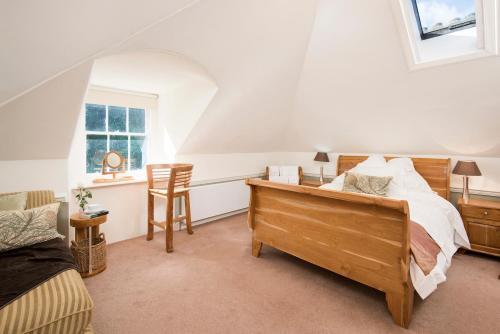 Tarbet Villa Sleeps 20 Wifi