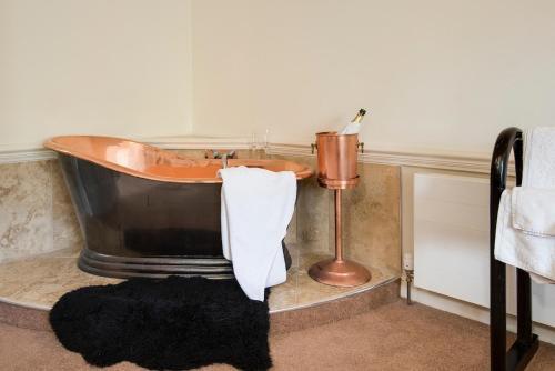 Tarbet Villa Sleeps 20 Wifi